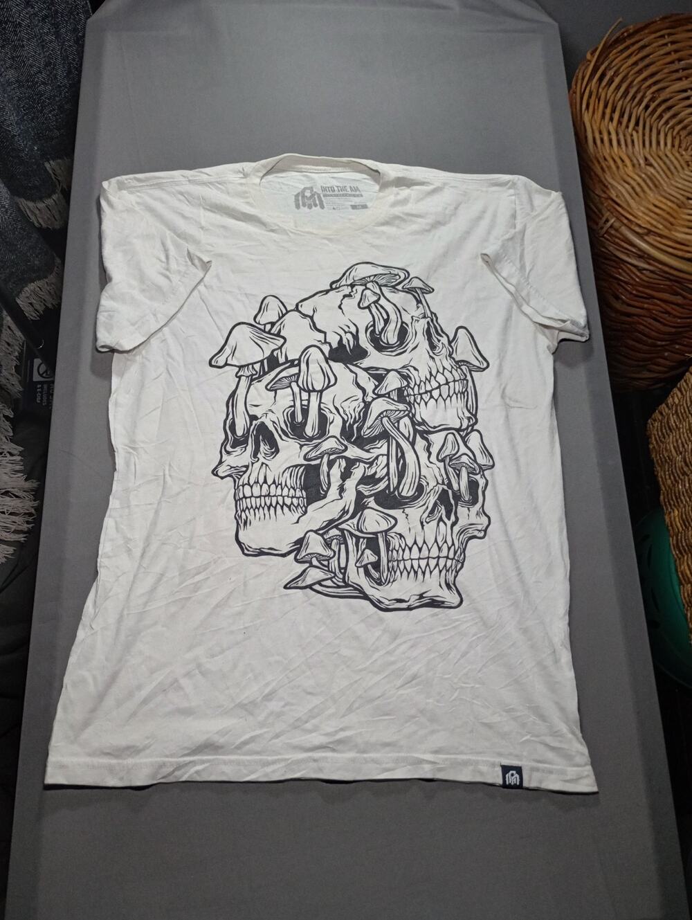 Into The AM Distressed T Shirt Men's Size Medium